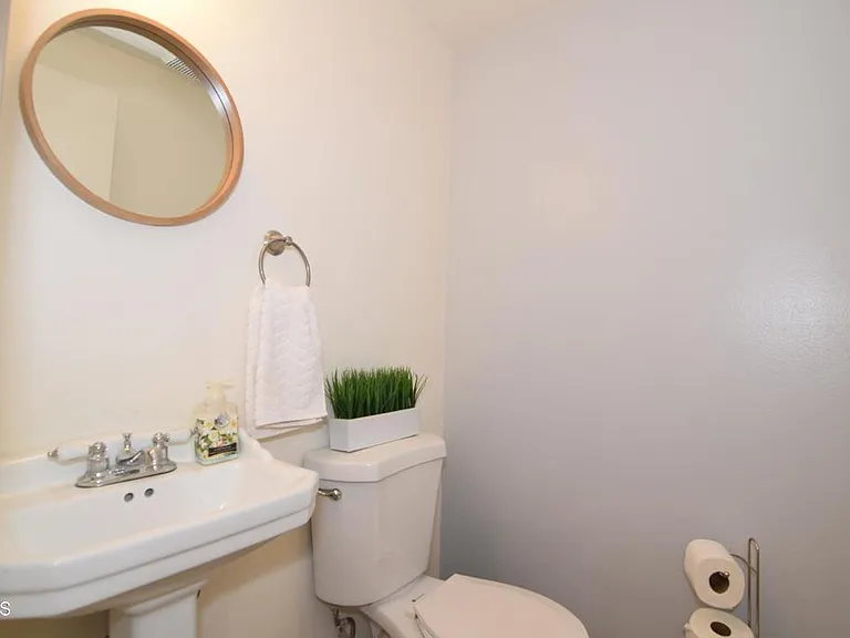 18550 Hatteras St #73 — Photo 11