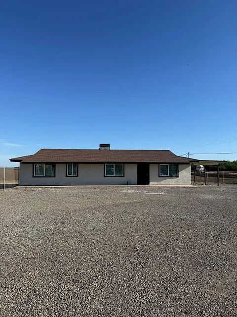4 bed, 1400 sqft, $2,200 — Photo 1