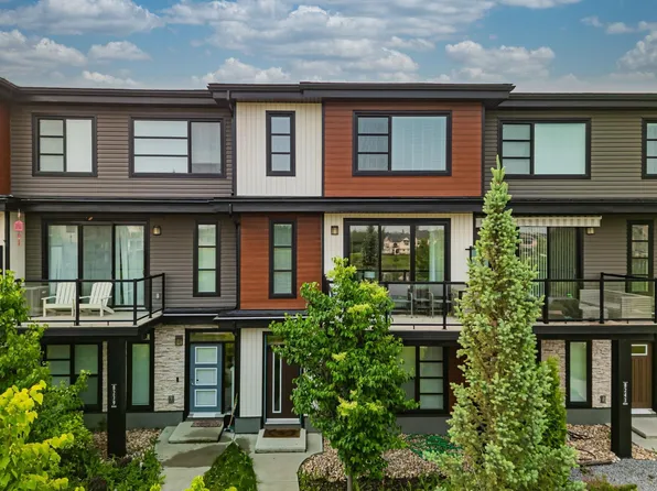 8241 Chappelle Way SW, Edmonton, AB T6W 3Y8