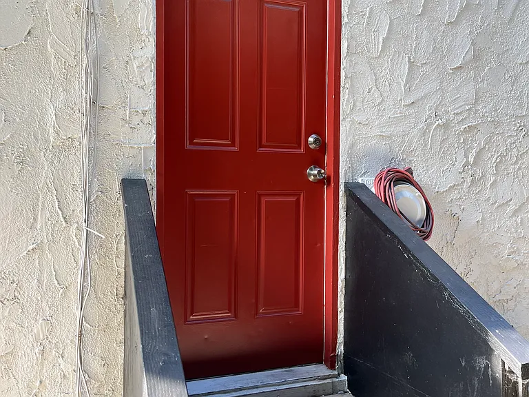1818 N Broadway #6 — Photo 1