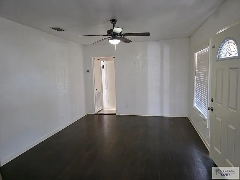 34 W Hawthorne Ave — Photo 3