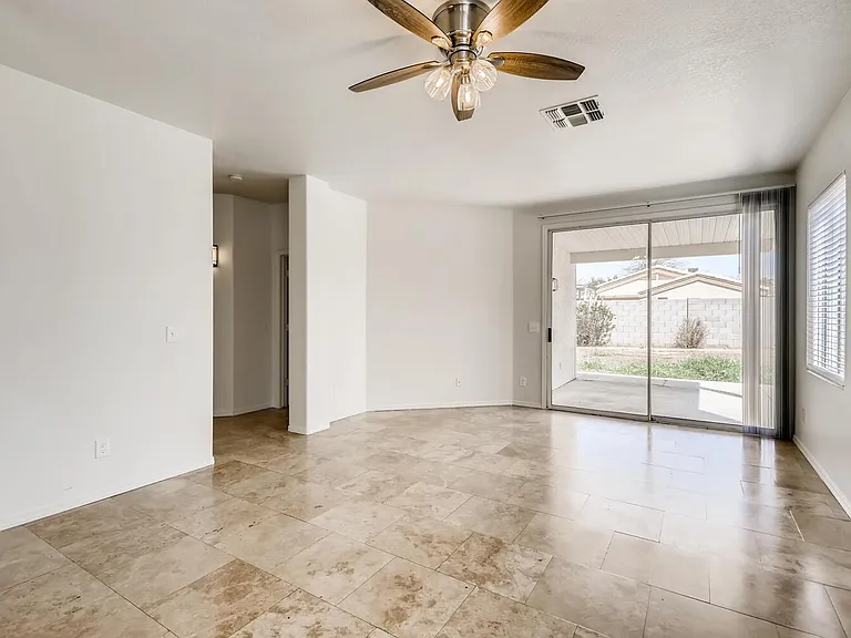 8726 W Bobby Lopez Dr — Photo 10