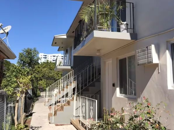 565 NW 33rd St APT 2