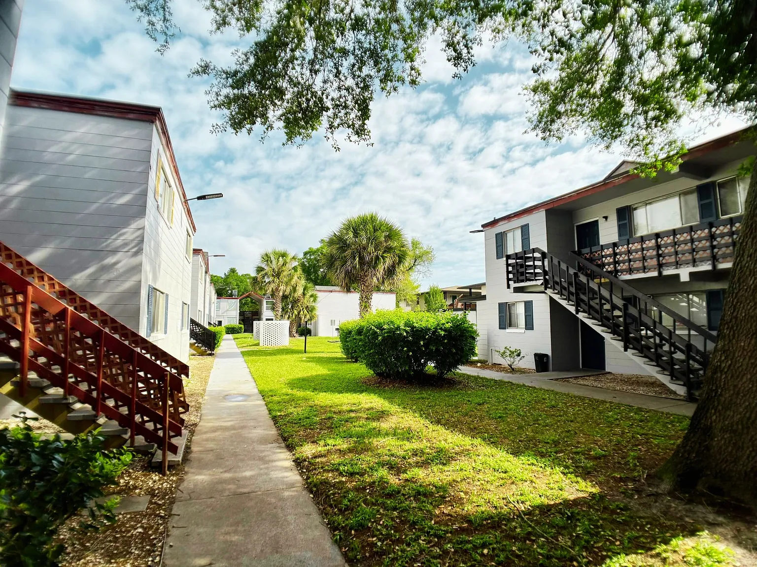 Arco Place Apartments - Under New Management — Photo 4