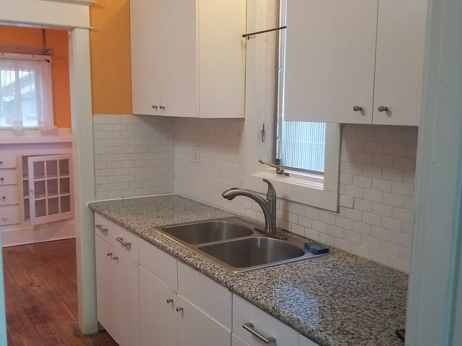 2 bed, 876 sqft, $1,475 — Photo 3