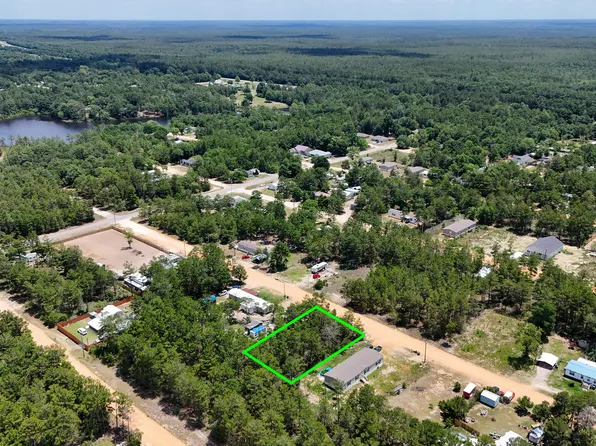 W Fernwood Ct, Defuniak Springs, FL 32433
