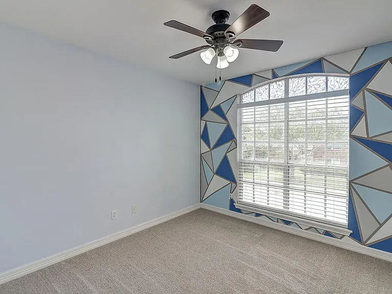 7810 Duchess St — Photo 19