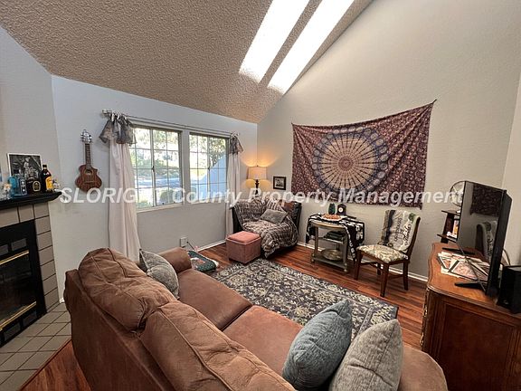 3rd image of 1039 Southwood Dr APT D