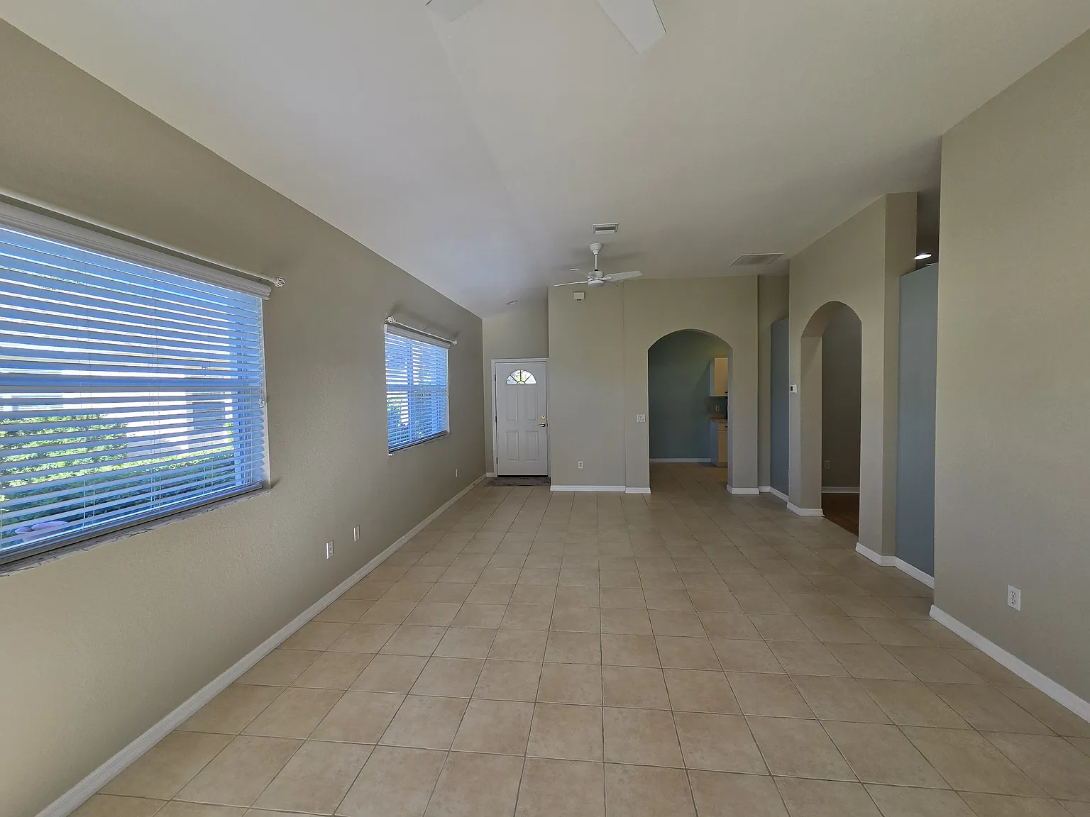 2 bed, 1385 sqft, $2,100 — Photo 3