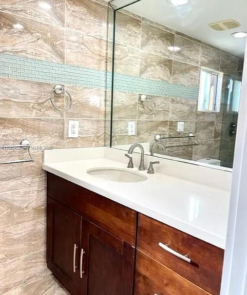 720 N 64th Ave — Photo 17