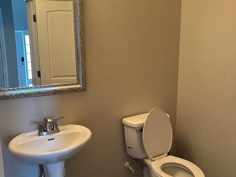 2213 Grandwood Ln — Photo 11