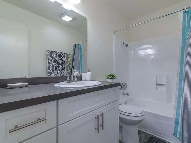 526 Ardmore — Photo 22