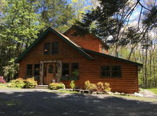 111 Dwarfskill Ct, Milford, PA 18337