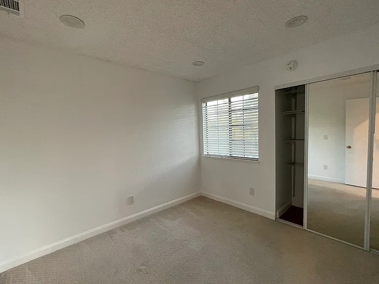 5015 Shalimar Cir — Photo 27
