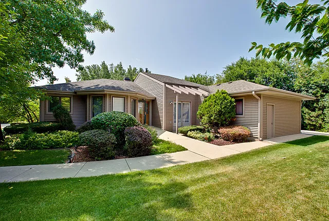 354 N Chalary Ct photo 1