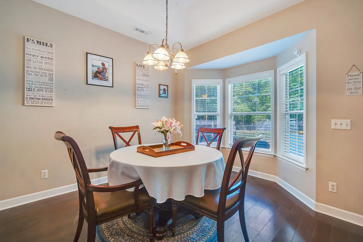 Building Photo - 56 Le Moyne Dr