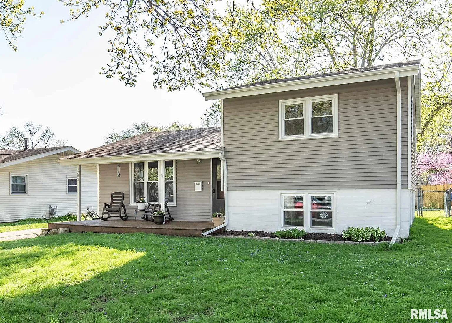 2702 Holly Dr photo 1