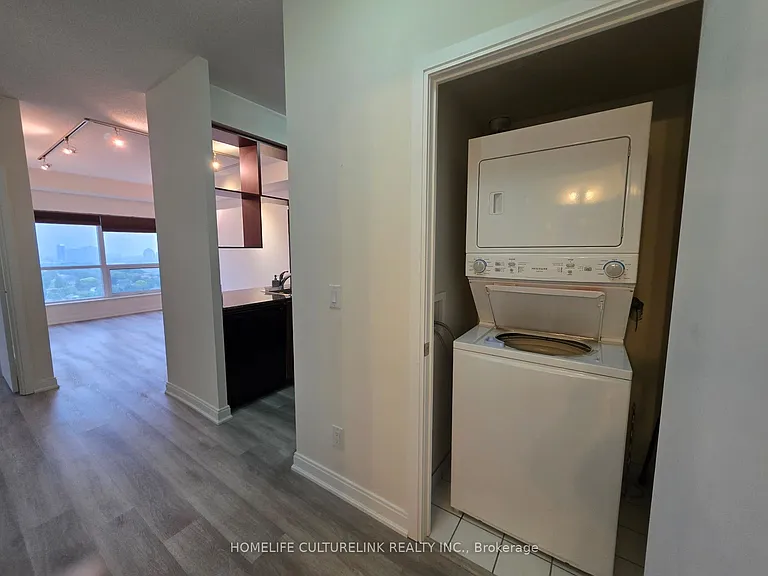 151 Village Green Sq #2209 — Photo 5