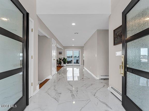 3rd image of 356 Aldo Drive