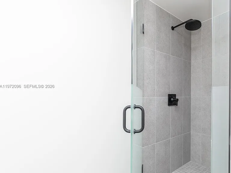 121 NE 5th St #510 — Photo 26