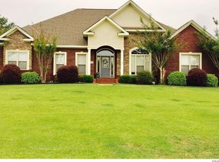 925 Fireside Dr, Prattville, AL 36067