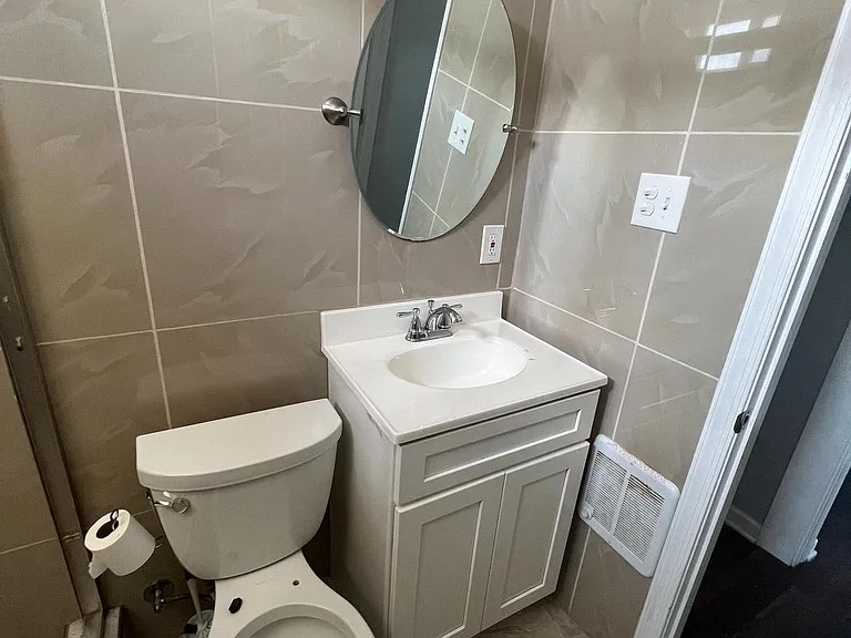 2084 E Allegheny Ave #2 — Photo 10