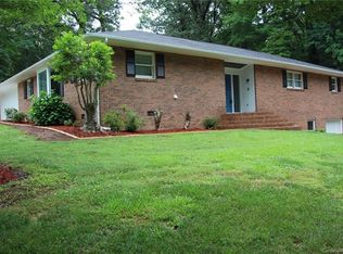 9432 Fairlane Dr, Charlotte, NC 28214