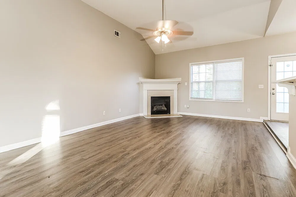 3 bed, 2.0 bath, 1850 sqft, $2,100 — Photo 4