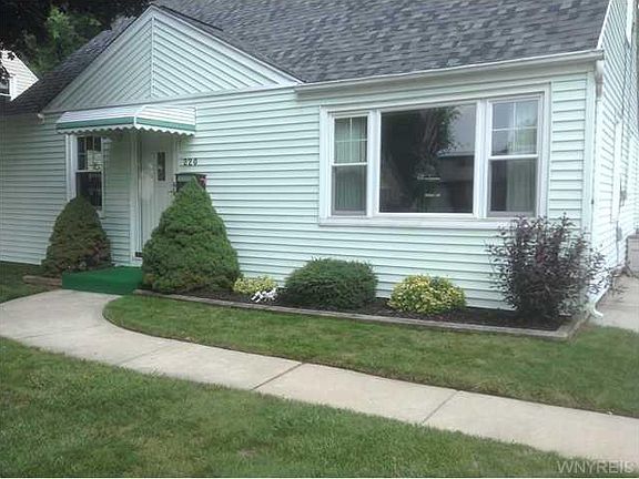 2nd image of 220 Harrison Ave