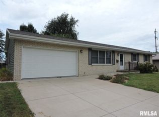 908 Penny Ln, Macomb, IL 61455