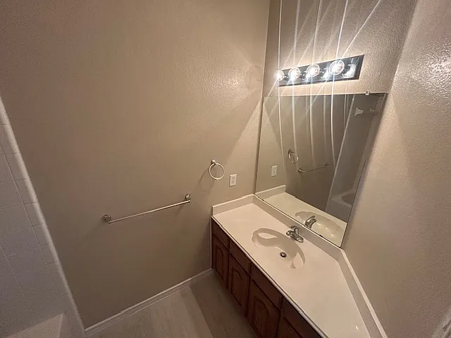 748 Summerfield Dr — Photo 8