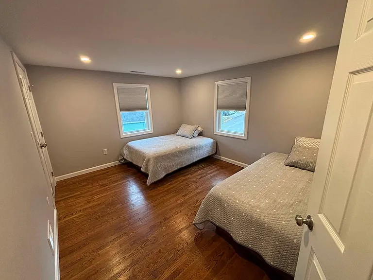 61 Sheridan St — Photo 12