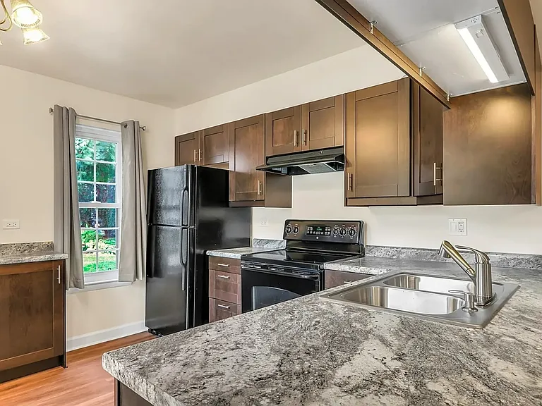 719 Wakefield Rd — Photo 5