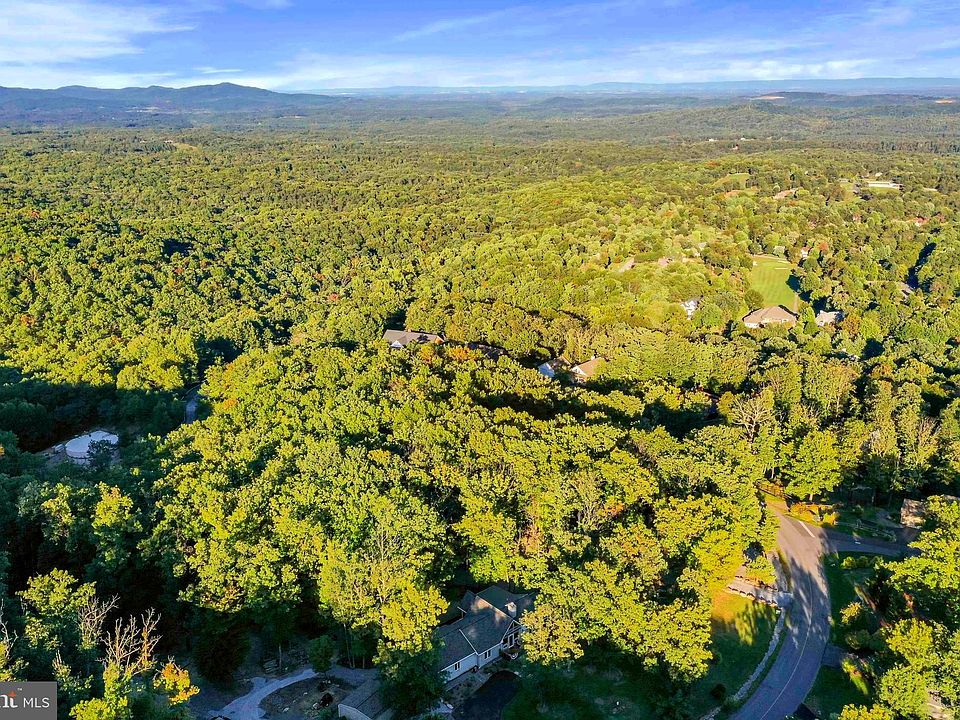 1st image of 360 Toboggan Hill Trl
