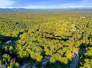 360 Toboggan Hill Trl, Hedgesville, WV 25427