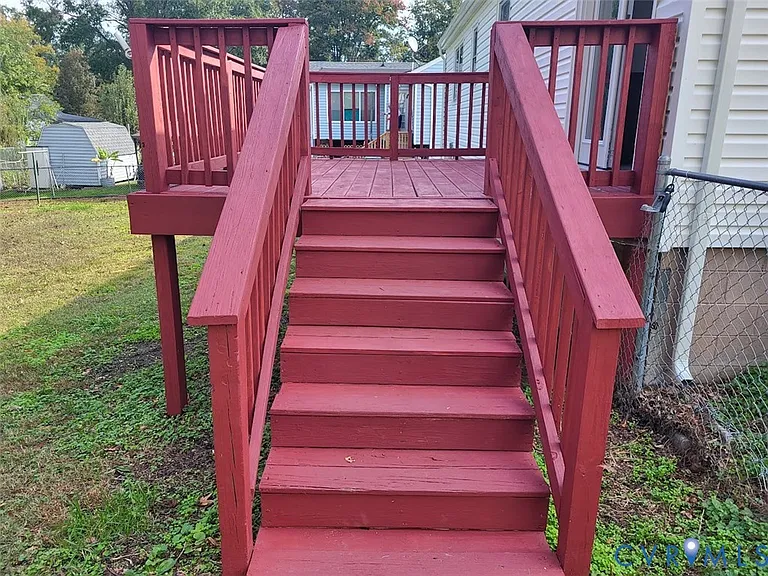 206 Spring Dr — Photo 23