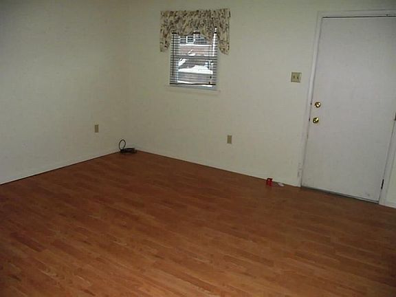 2nd image of 21 E 1st Ave
