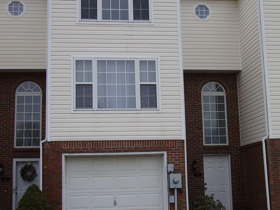 42 Fairway Dr