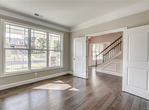 5th image of 9521 Spurwig Ct