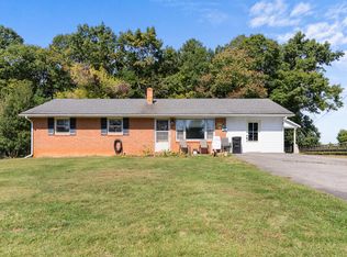 42 Hidden Pines Ln, Hillsville, VA 24343