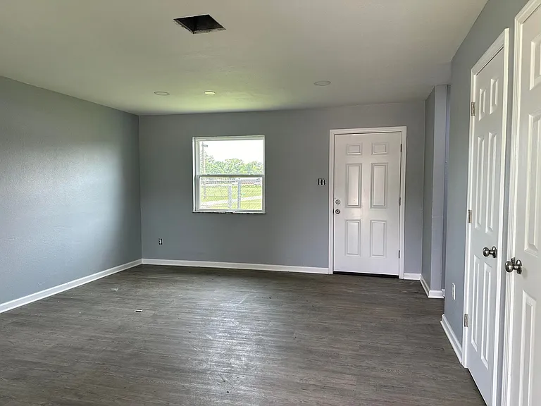 219 Leon St #6 — Photo 6
