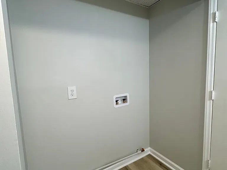 2205 Hathaway Dr — Photo 10