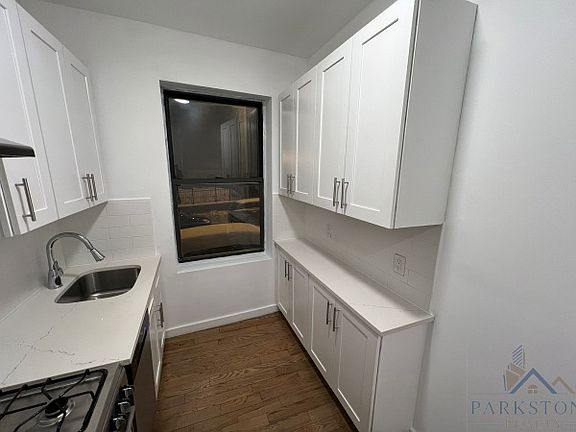 3rd image of 637 Bergen Ave #17