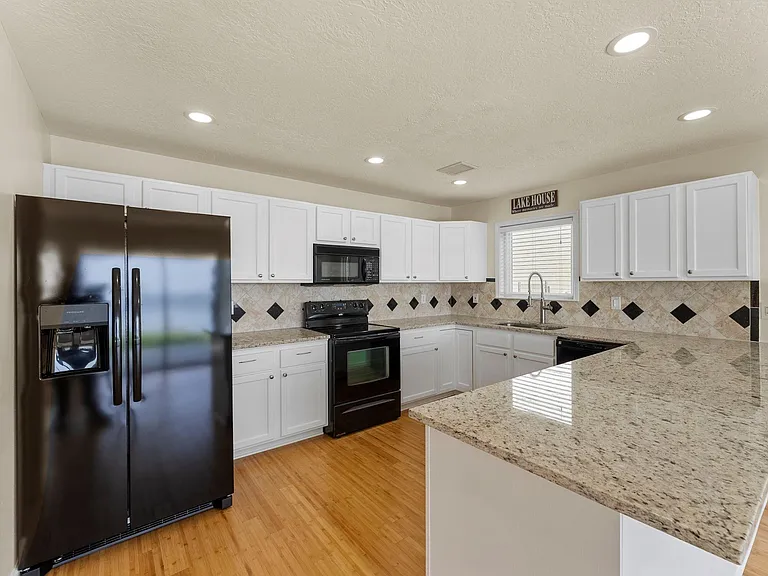 3920 Brookhaven Dr — Photo 9