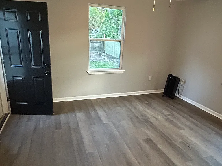 3412 Charles St — Photo 12