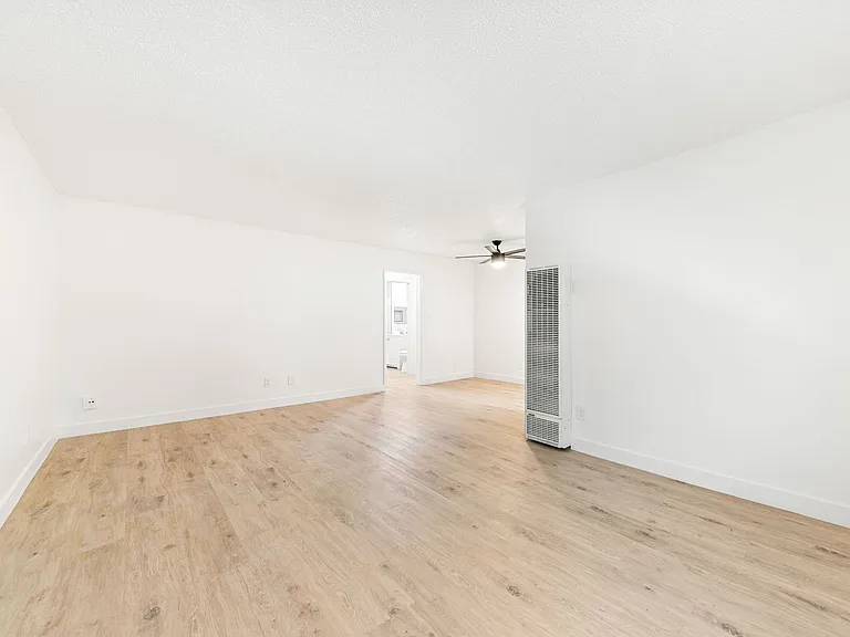 5330 Corteen — Photo 9