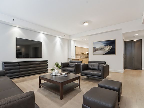 3rd image of 67 Liberty St APT 6