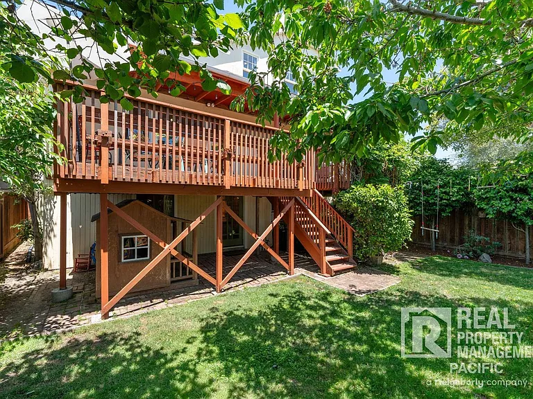 1550 Beverly Pl — Photo 35