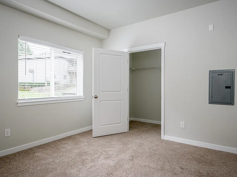 Leverich Apartments — Photo 35