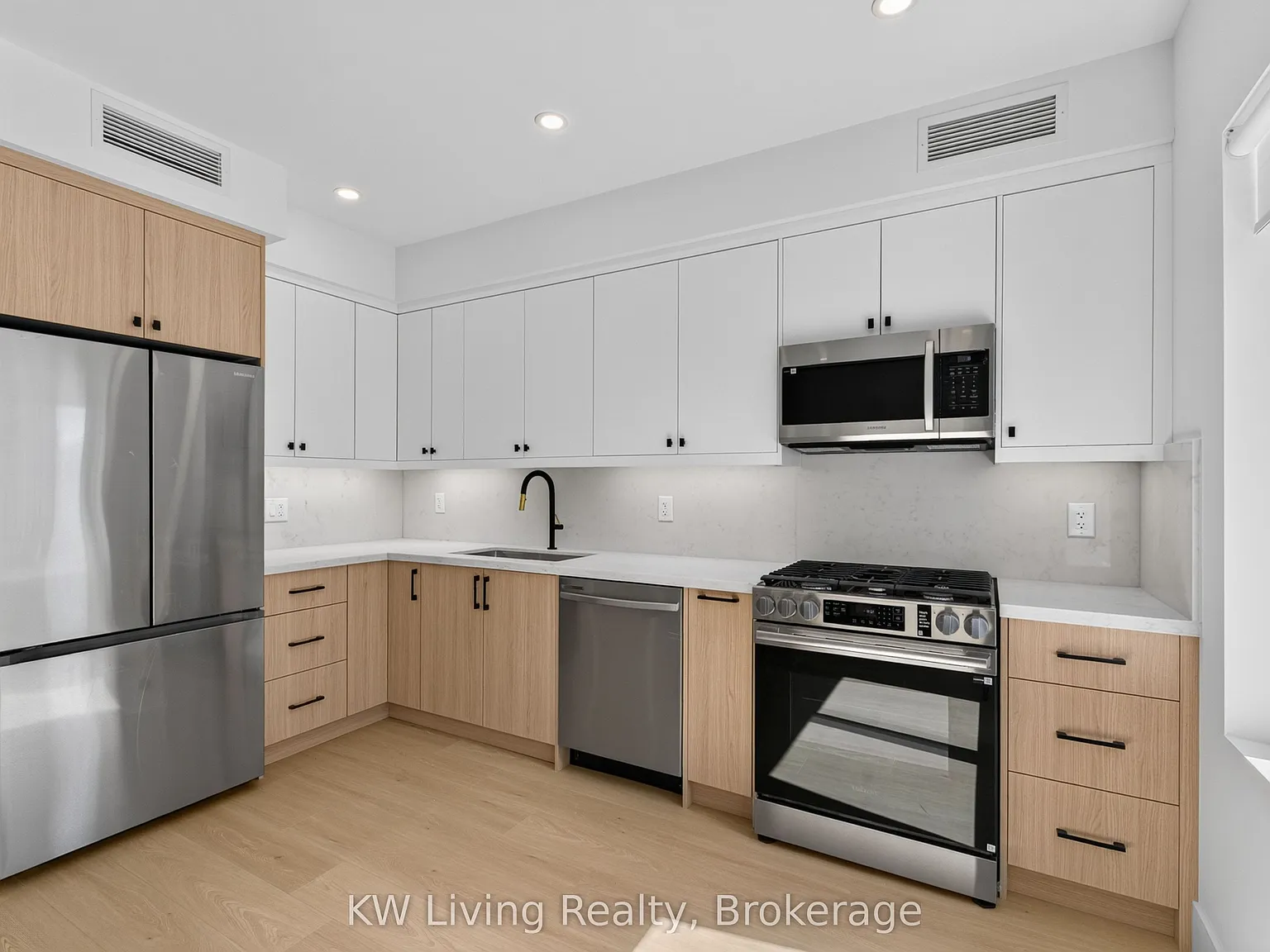 3 bed, $2,850 — Photo 4